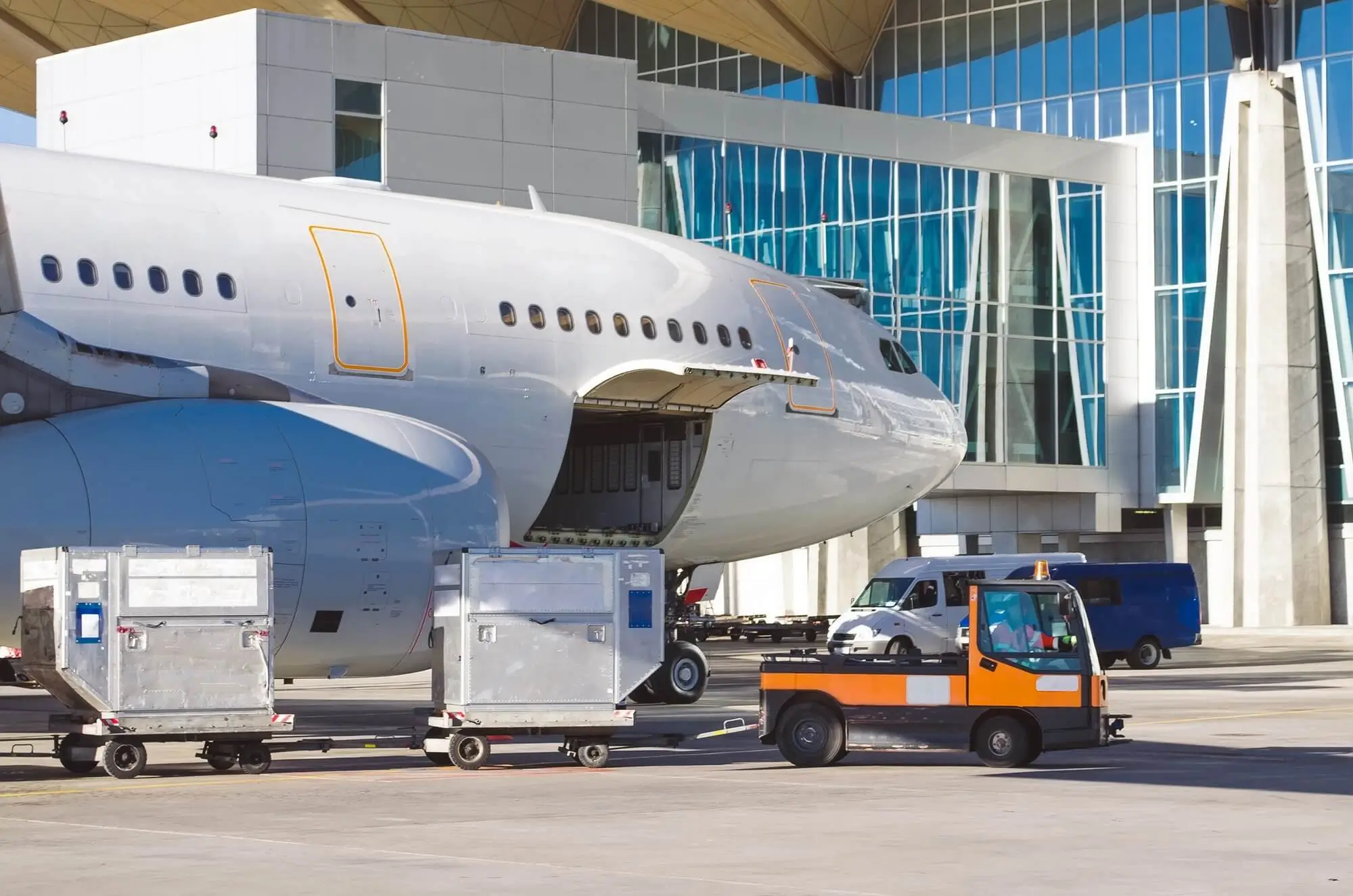 Private jet FBO airport in Charlotte NC with luxury airport transportation and chauffeur service