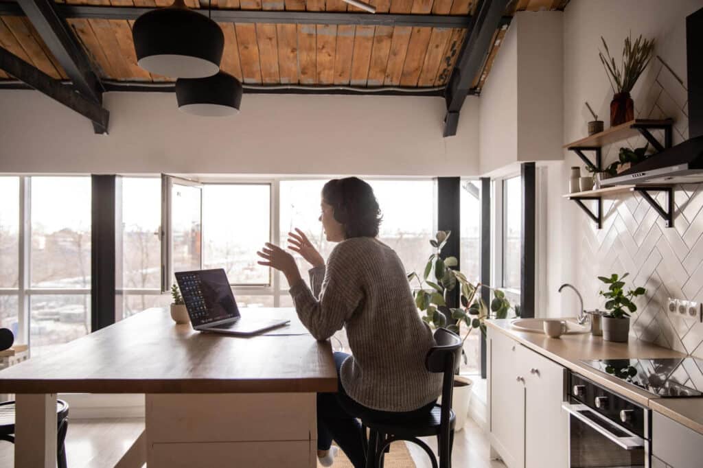 2243 1 2 | VOY Black Car